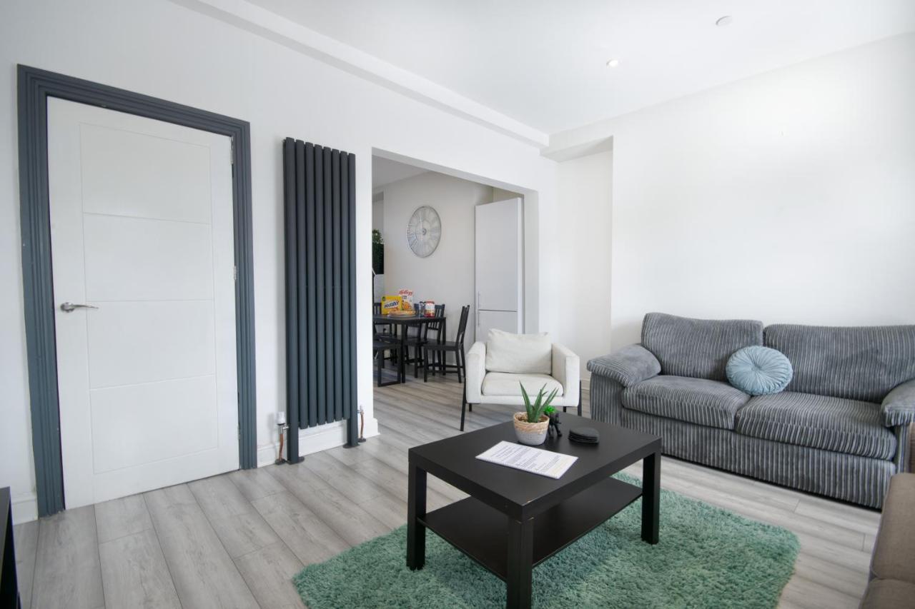 Apartment Luxe Living Family - Beach, Wifi, Parking *