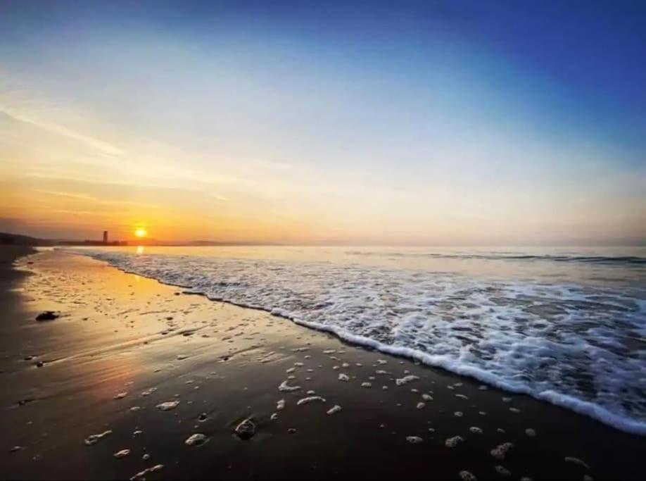 Apartment Luxe Living Family - Beach, Wifi, Parking *