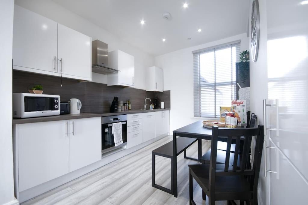 Apartment Luxe Living Family - Beach, Wifi, Parking