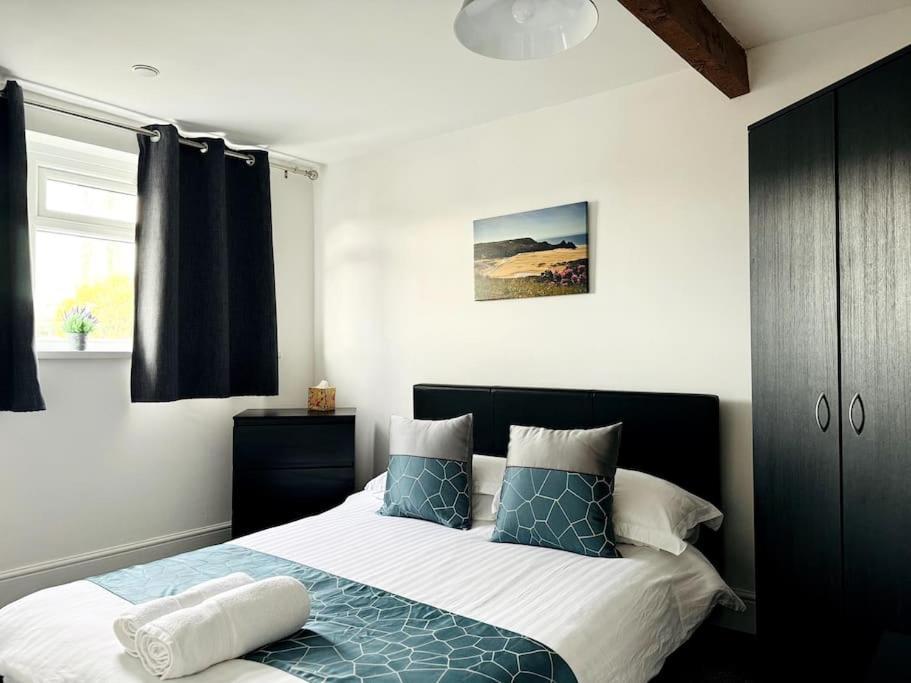 Luxe Living Family - Beach, Wifi, Parking *